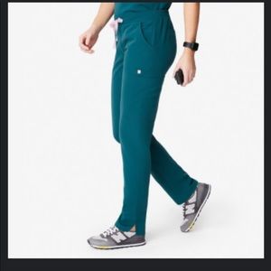 Yola Figs Skinny Scrub Pants